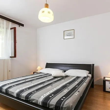 Apartman Holiday Desin Molunat