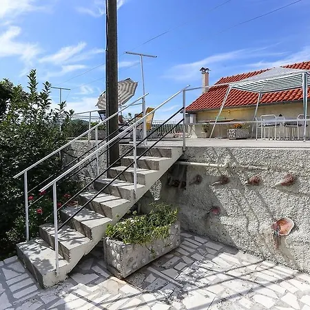Apartman Holiday Desin
