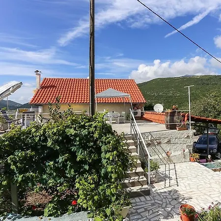 Apartman Holiday Desin