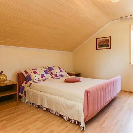 Apartman Holiday Desin