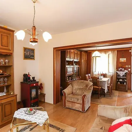 Holiday Desin Apartman Molunat