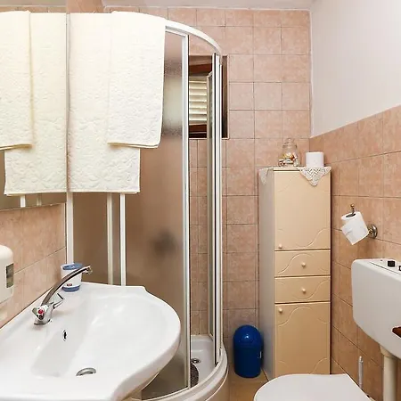 Apartman Holiday Desin Molunat