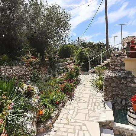 Apartman Holiday Desin *